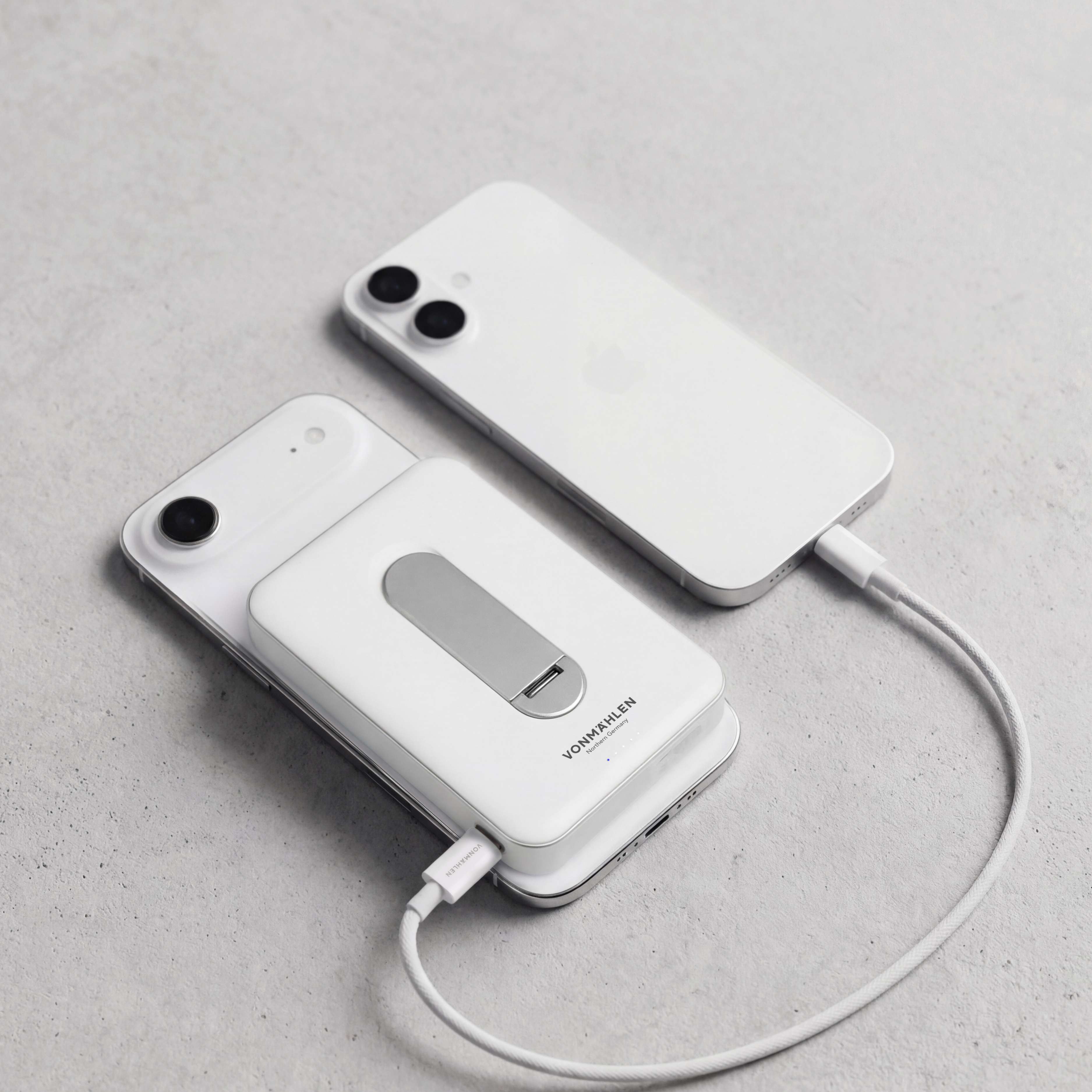 MagSafe Powerbank Evergreen Mag 10000 mit Kickstand für iPhone
