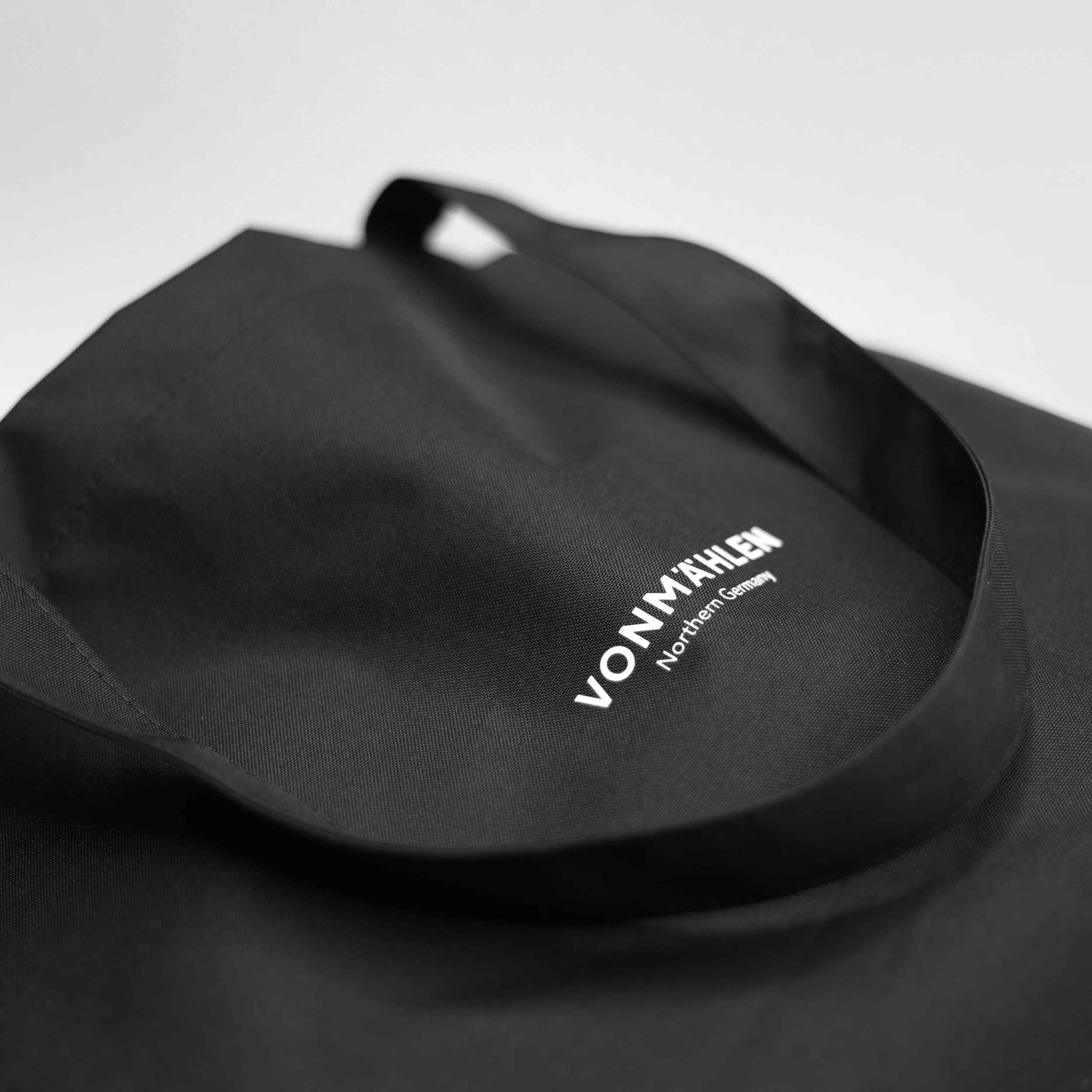 Nachhaltige Shopping-Bag aus recyceltem Material mit robusten Griffen und großem Fassungsvermögen