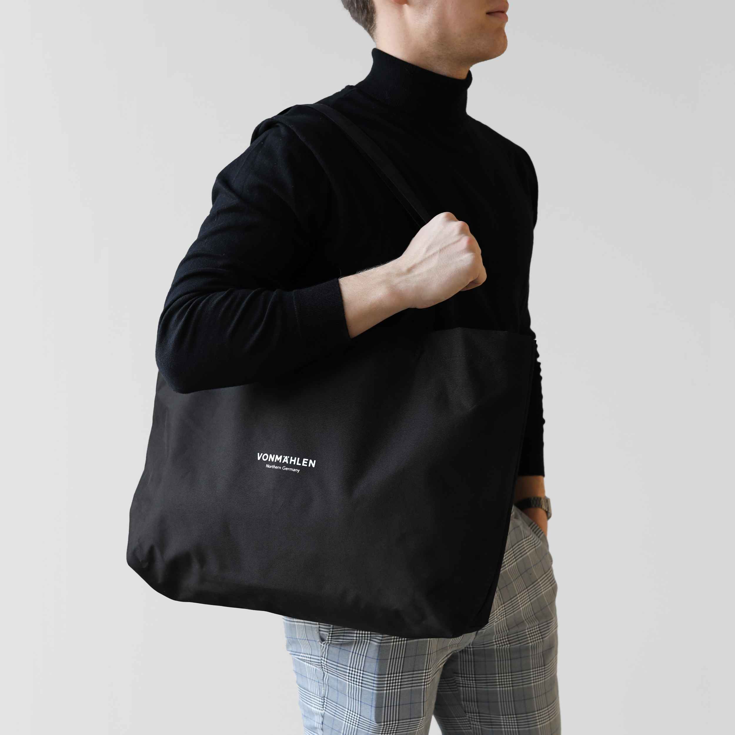 Nachhaltige Shopping-Bag aus recyceltem Material mit robusten Griffen und großem Fassungsvermögen