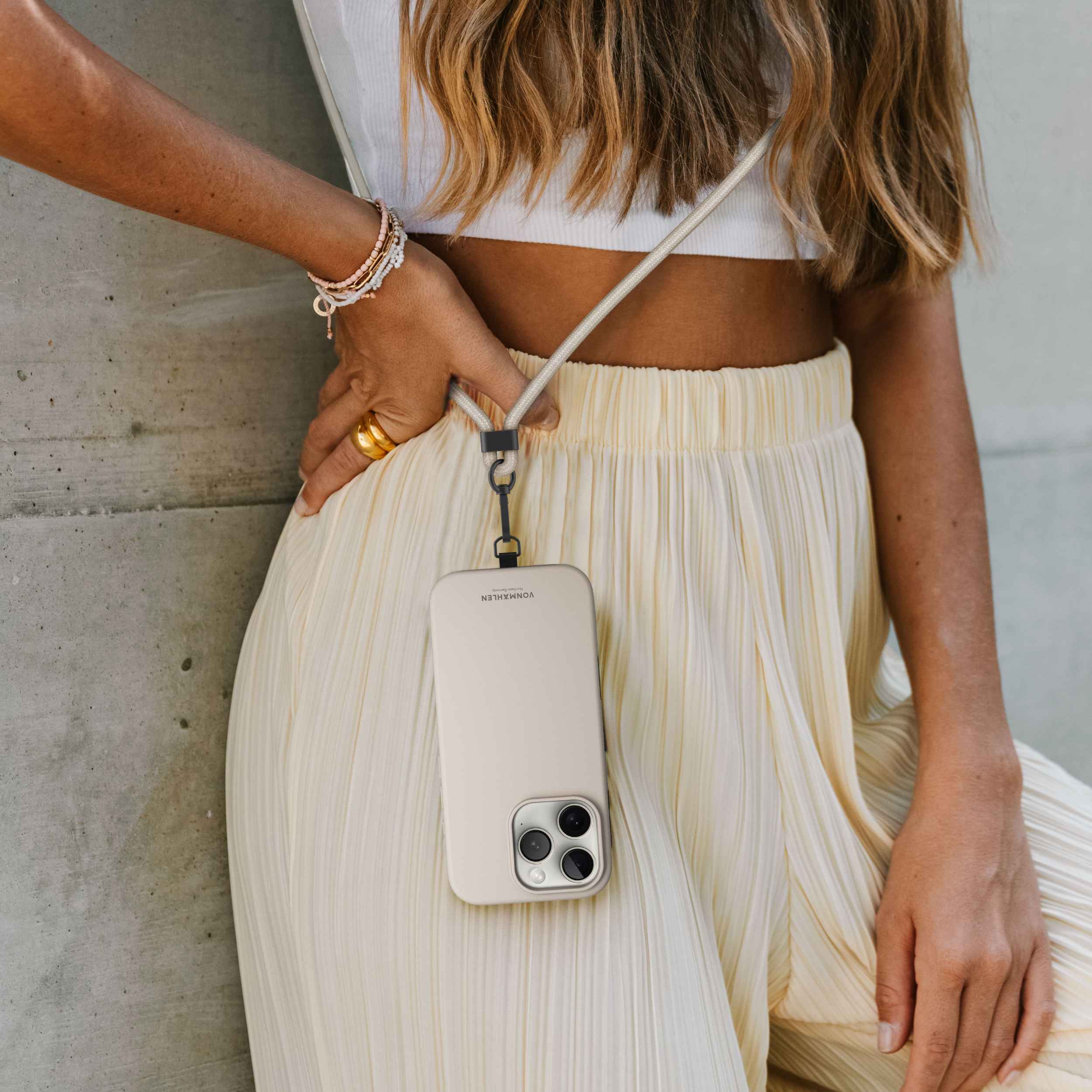 Infinity Go Handy-Kette mit stabilem Anker für geschlossene Smartphone-Hüllen und verstellbarem Band