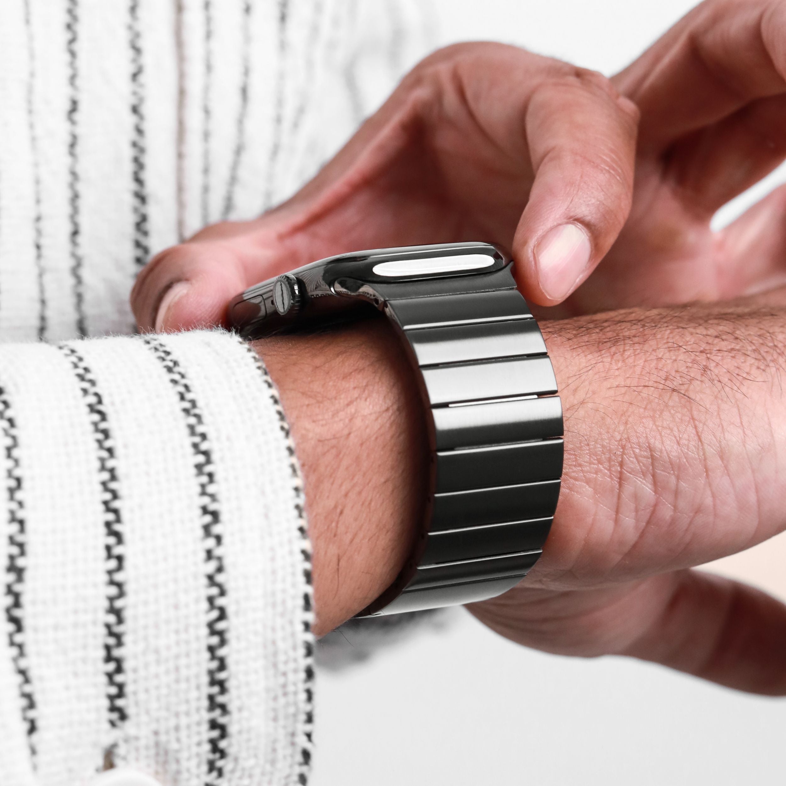 Link Bracelet Pro - Edelstahlarmband für Apple Watch