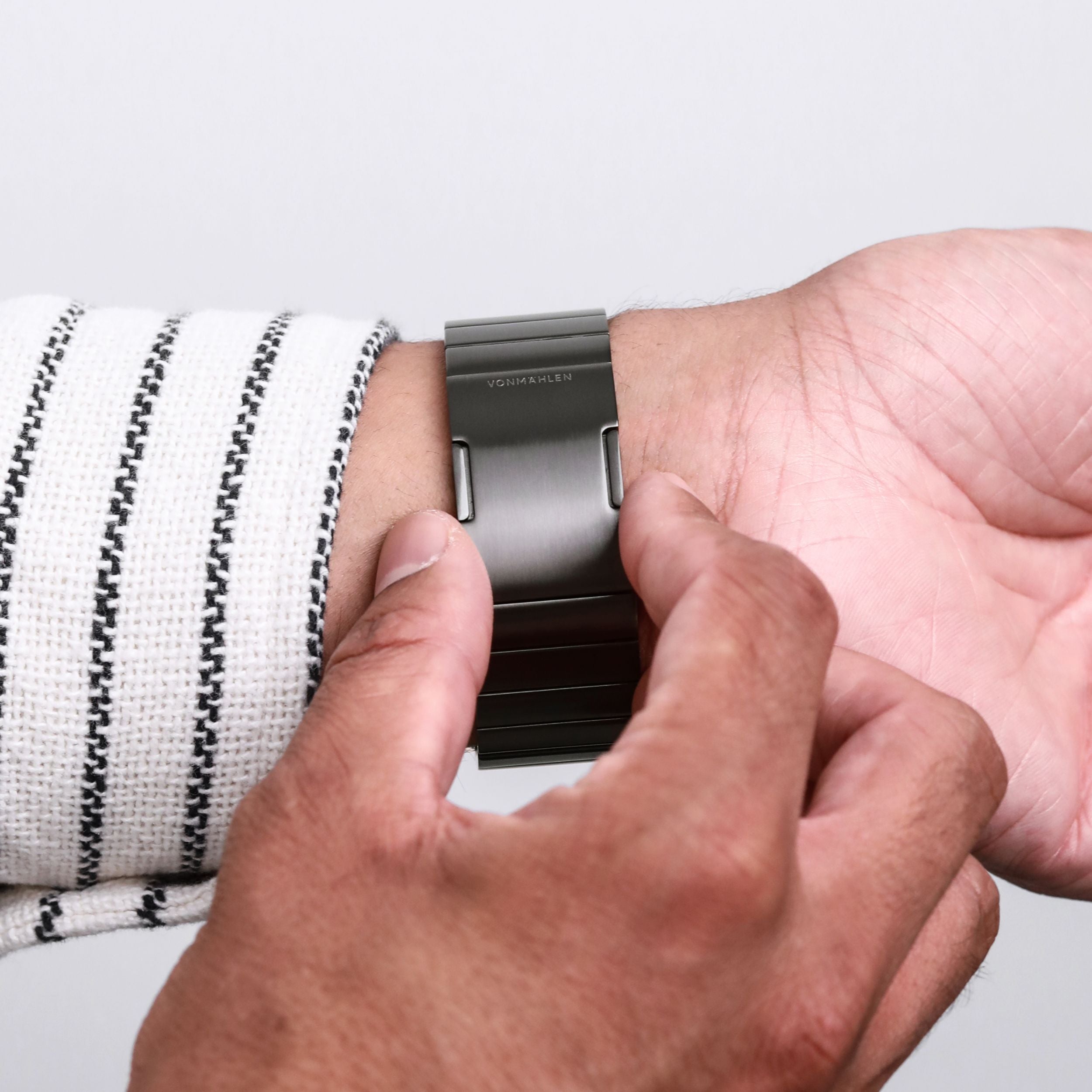 Link Bracelet Pro - Edelstahlarmband für Apple Watch