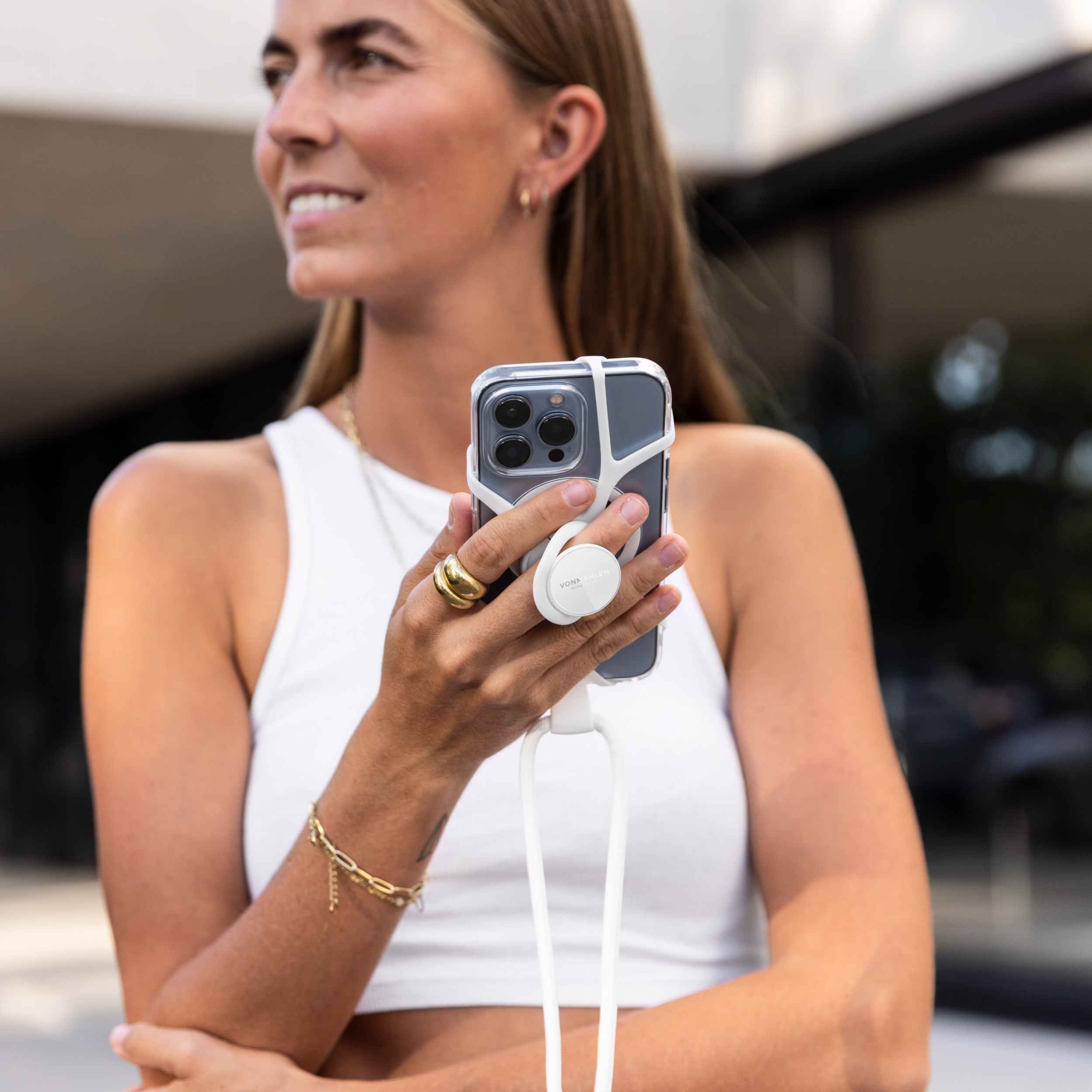 Infinity Plus Smartphone-Kette mit integriertem Fingerring und verstellbarer Kordel – 2in1 Accessoire