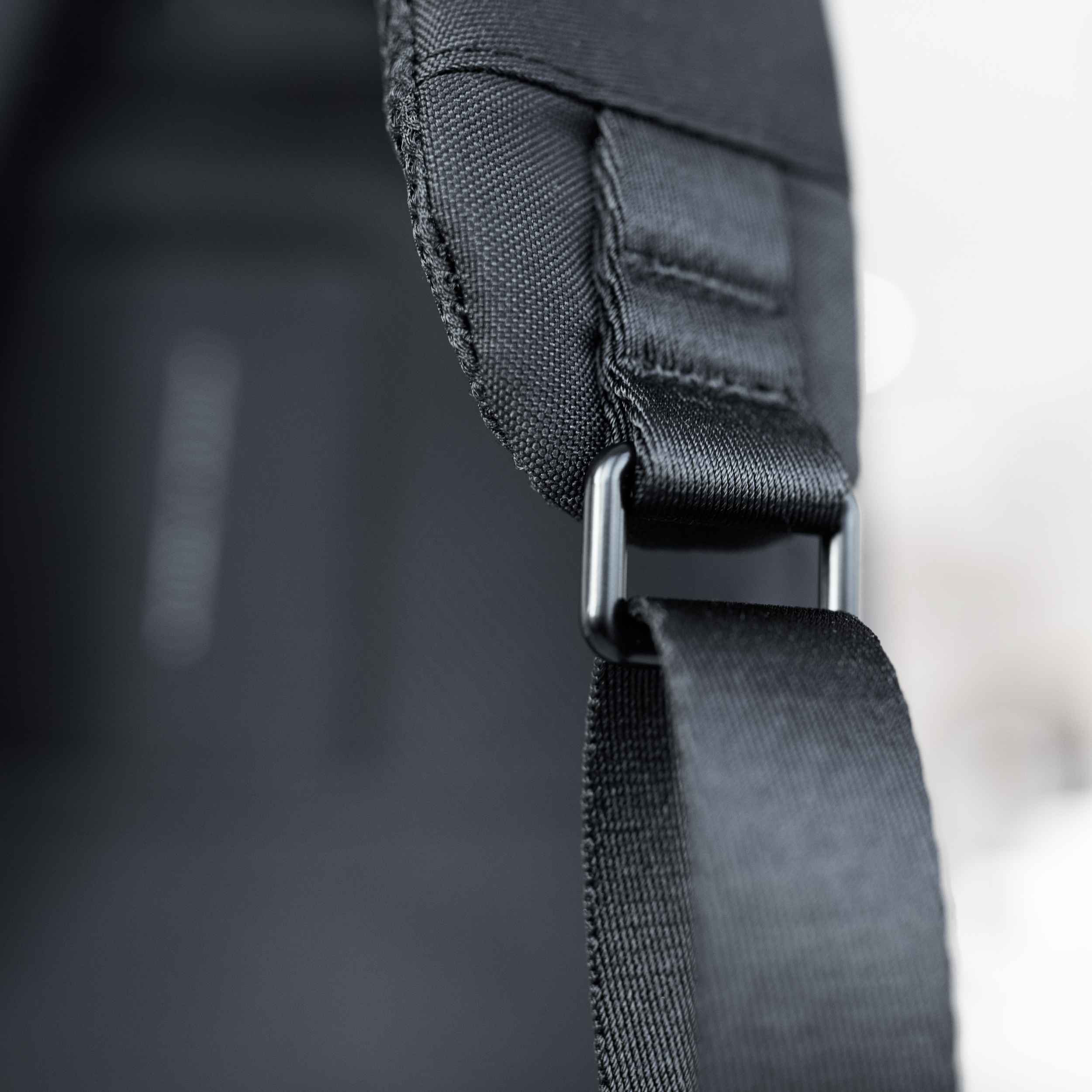 Horizon Tech-Bag mit USB-C Anschluss, recycelten Materialien & geräumigem Laptopfach