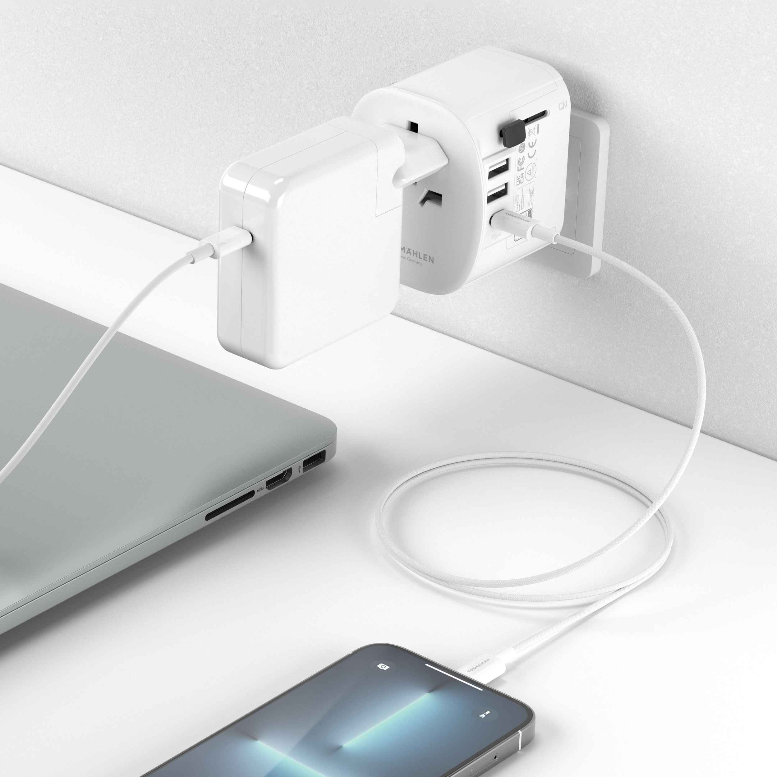 Unity One – kompakter Universal-Reiseadapter mit USB-A und USB-C für 150 Länder
