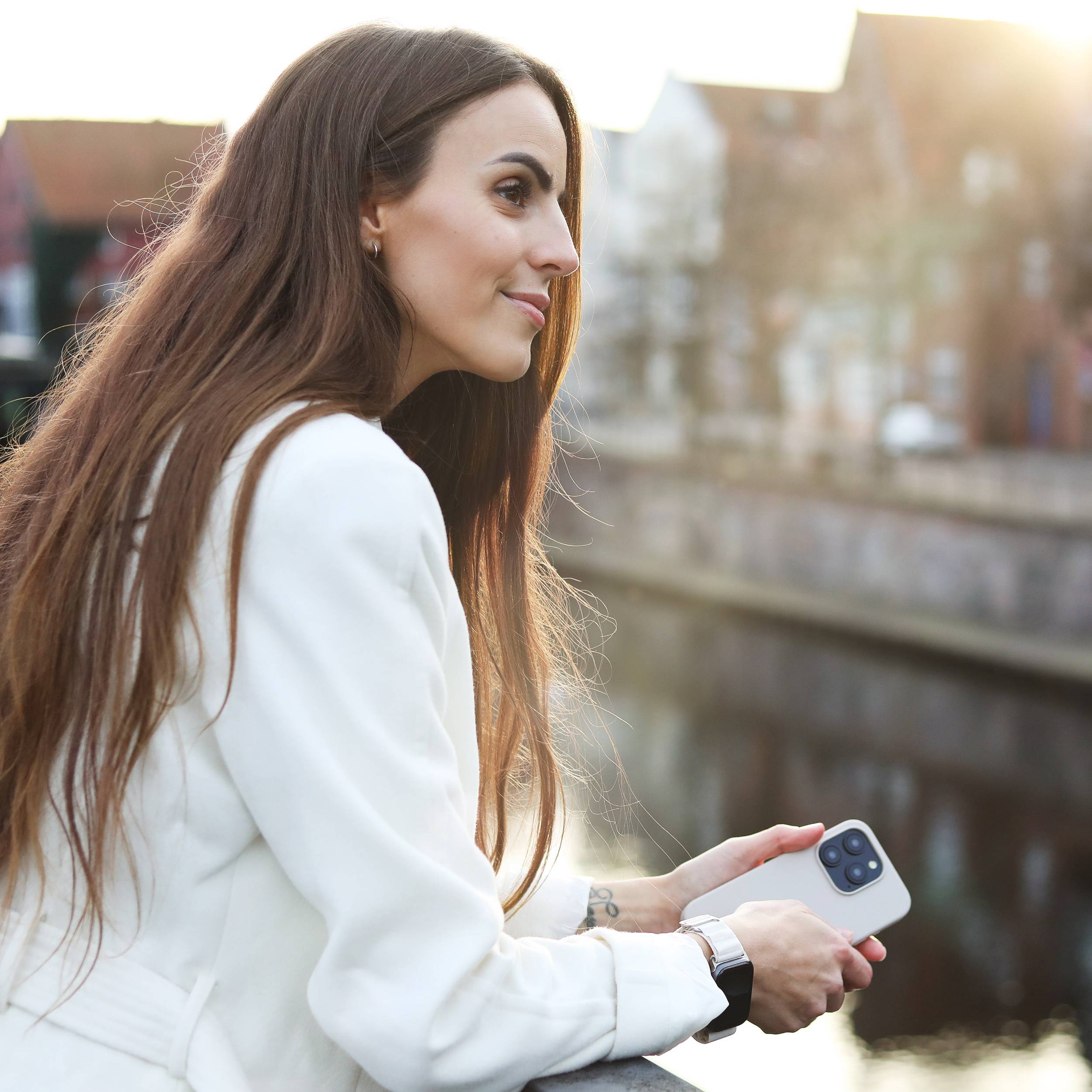 Soft Silicone Case – nachhaltige Silikonhülle mit Mikrofaser-Innenfutter und MagSafe für iPhone