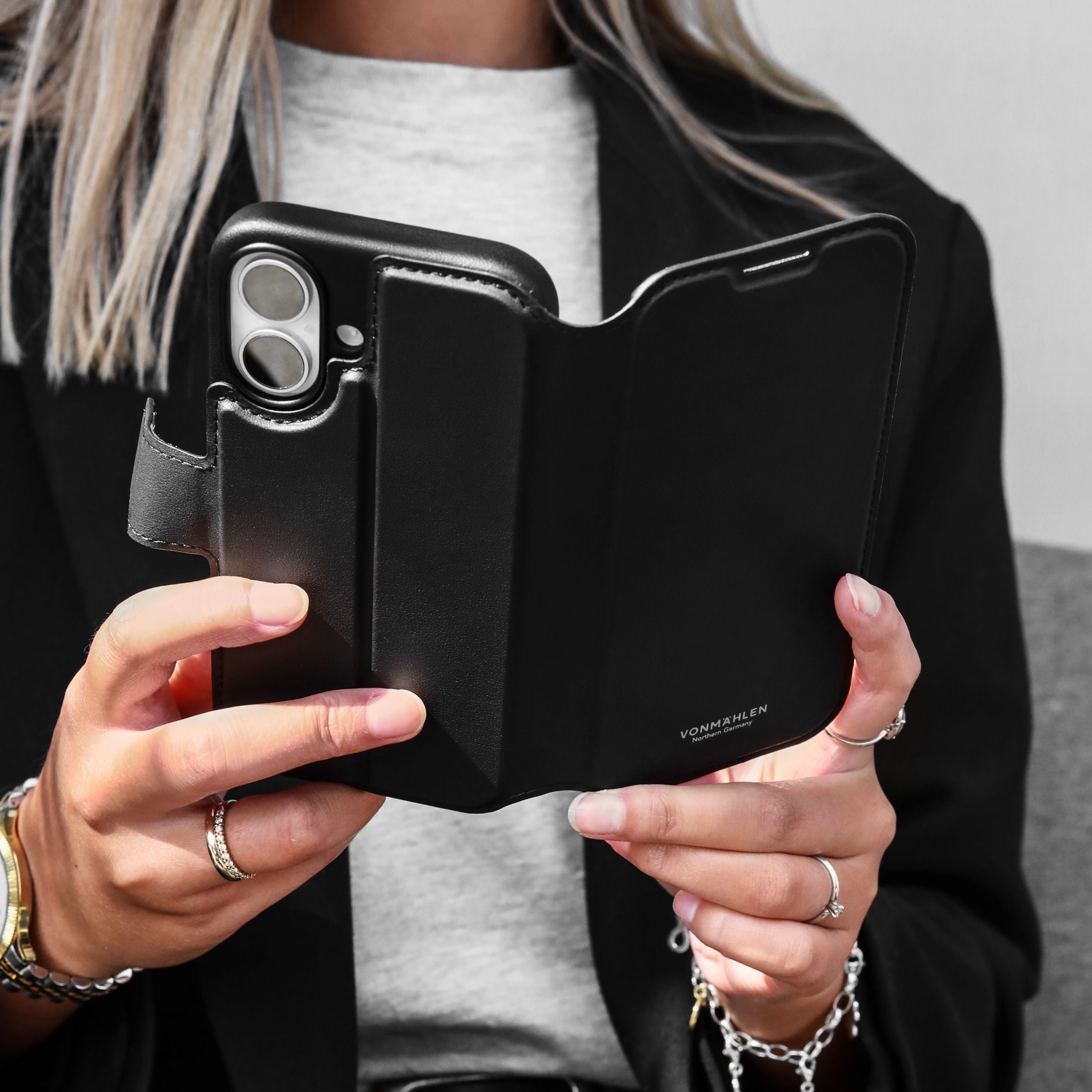 Vegan Leather Folio for iPhone 17