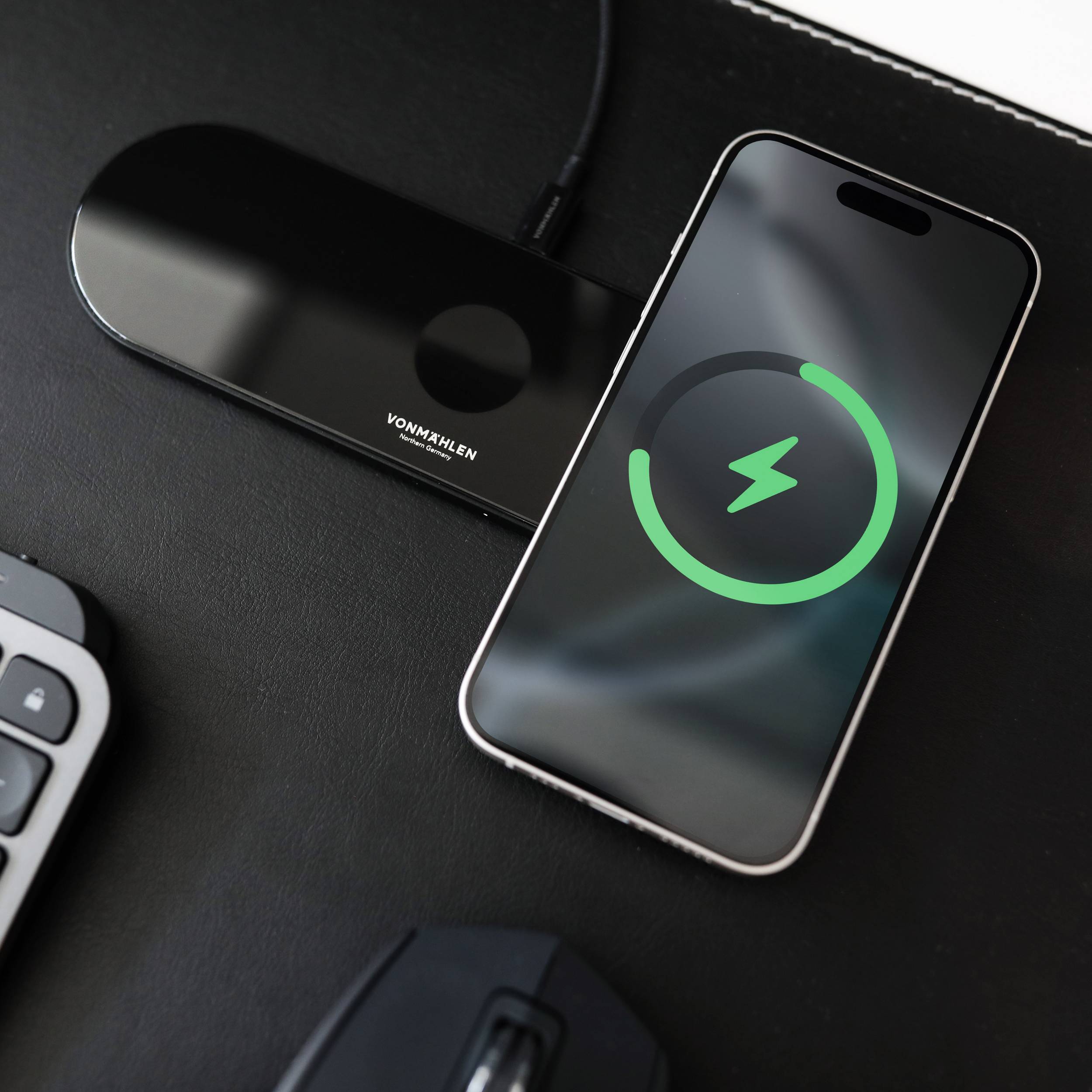 Aura Home – kabellose 3in1 Lade-Station für iPhone, AirPods & Apple Watch mit Magnetfunktion